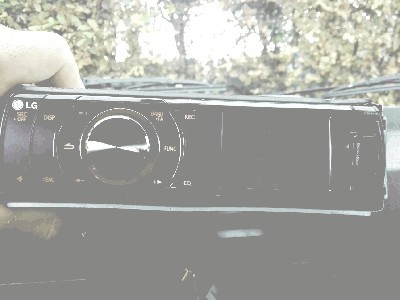 LG-LCF-600-UR-Autoradio.jpg